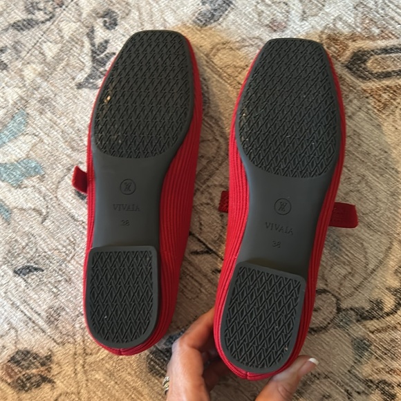 Viviana red Mary Jane’s size 38. Never worn. - Picture 3 of 3
